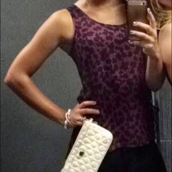 Express Open Back Shirt - Picture 3 of 3